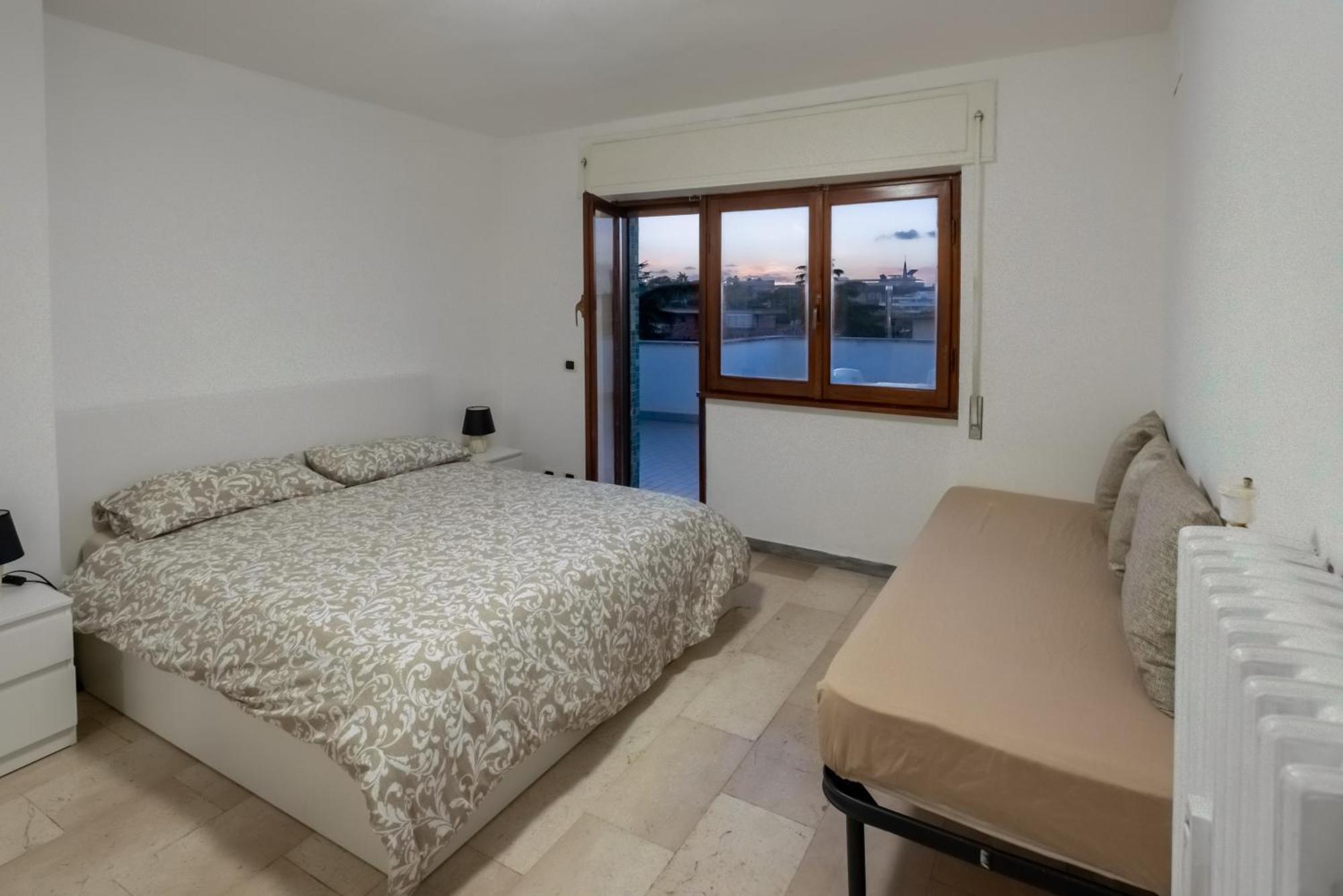 Eur - Penthouse Lejlighed Rom Eksteriør billede